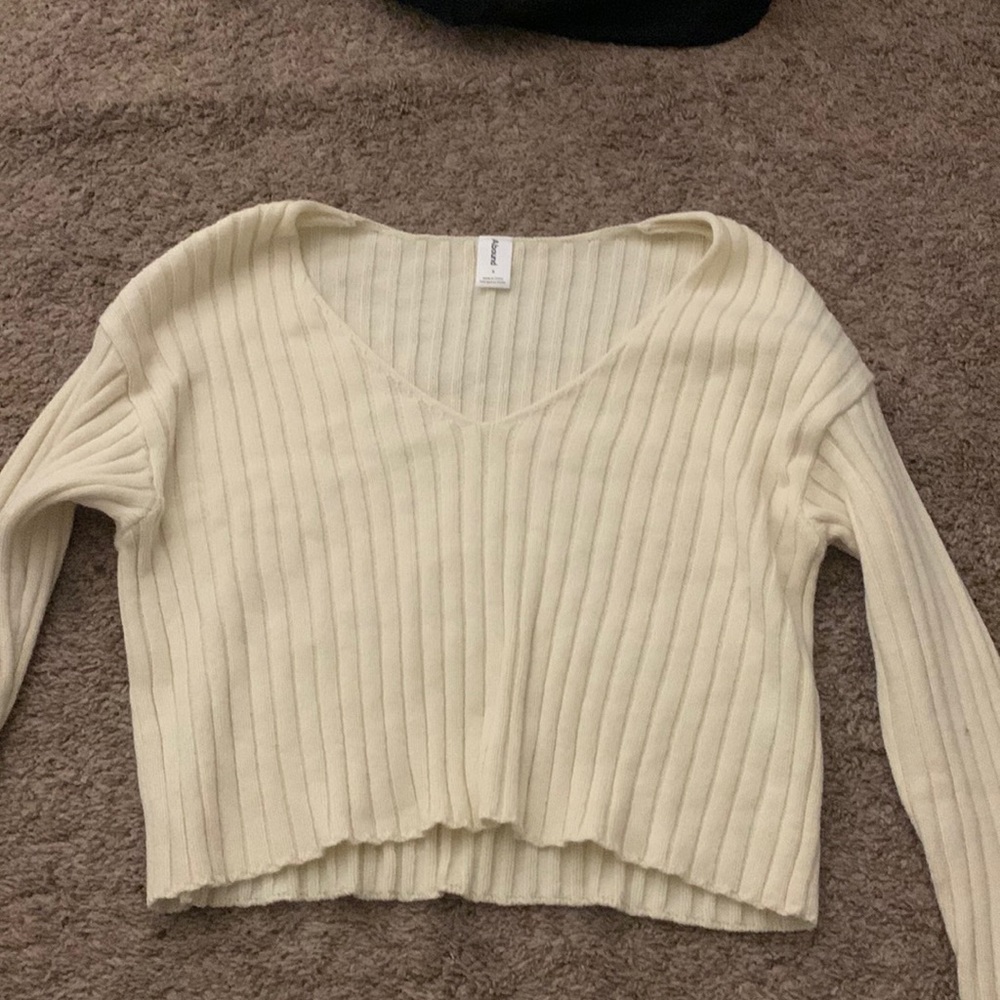 V-neck long sleeve cream boxy sweater